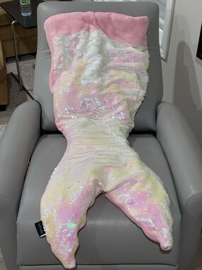 Cynthia Rowley Iridescent Sequin mermaid tail sleep sac with Pink Trim